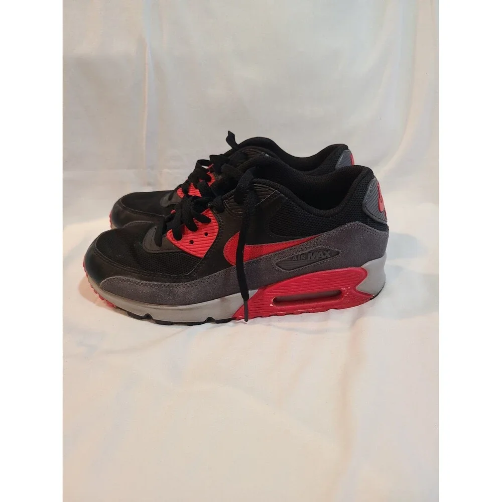 Women's Nike Air Max 90 Size 10 Black/Gray/Red 616730-020